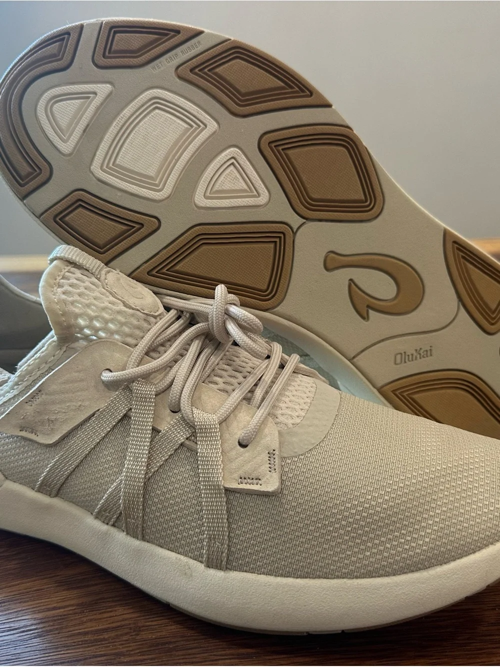 Olukai Holo Athleisure Sneaker Mens Sz 8.5 Sand Off White 10513-3618 $130 Retail